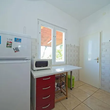 Sonja 4+3 Apartment Postira
